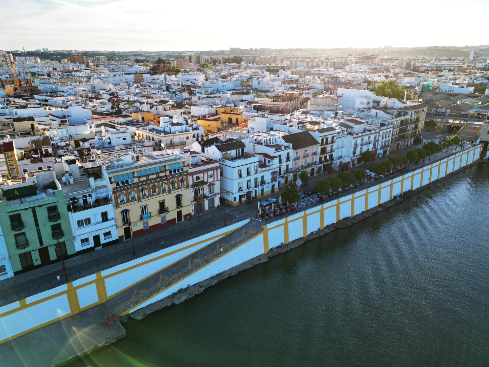 Wonderful Duplex In Calle Betis Appartement Sevilla Buitenkant foto