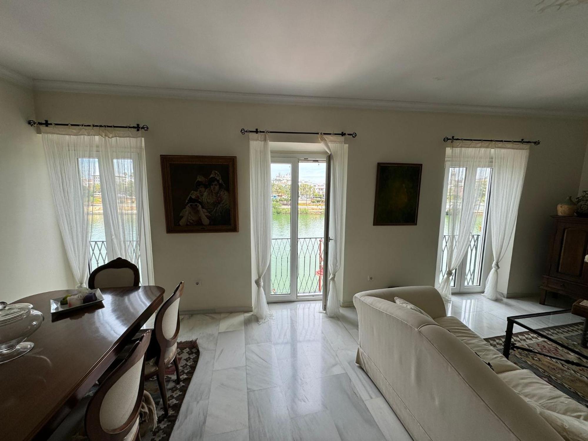 Wonderful Duplex In Calle Betis Appartement Sevilla Buitenkant foto