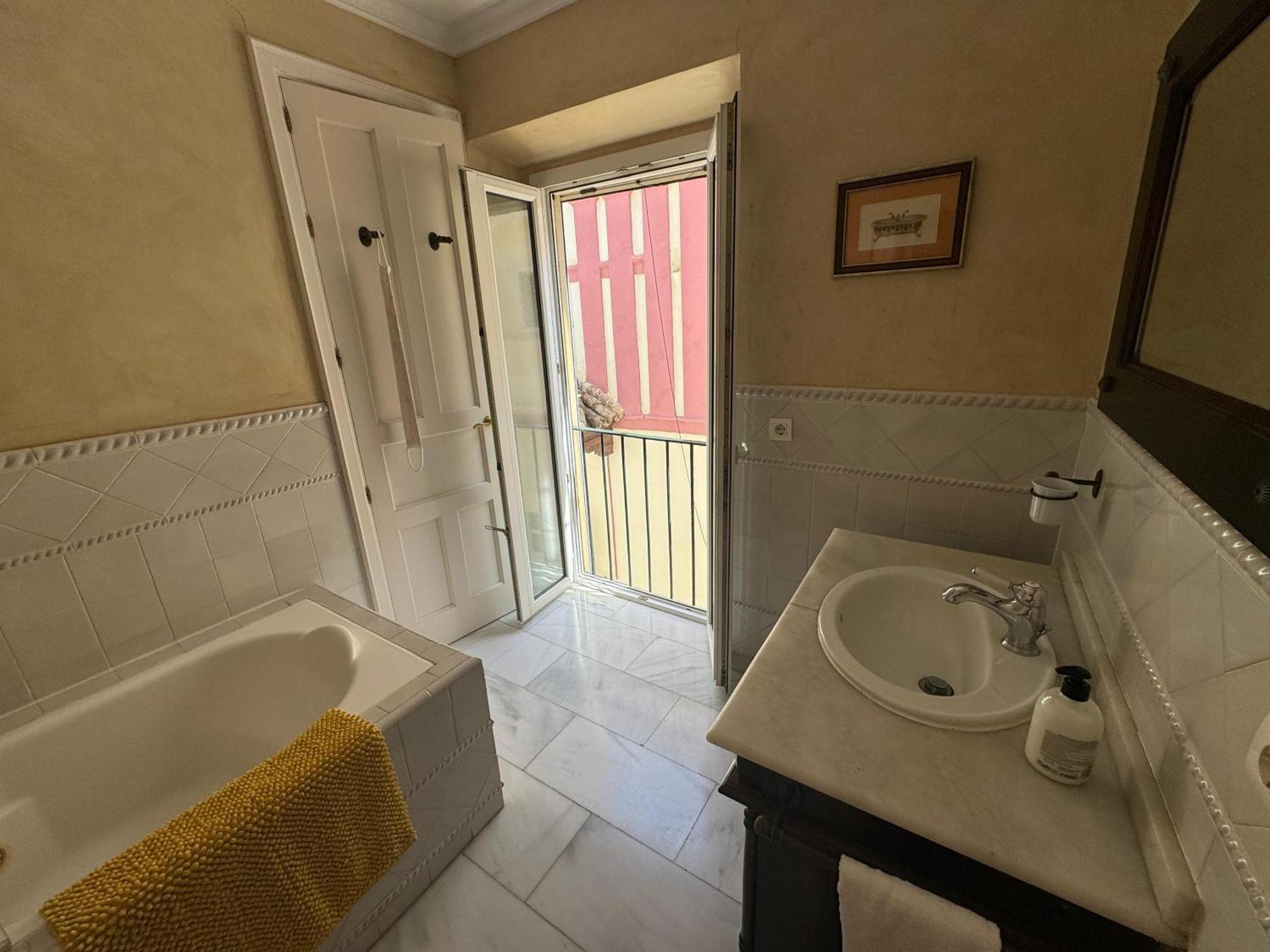 Wonderful Duplex In Calle Betis Appartement Sevilla Buitenkant foto