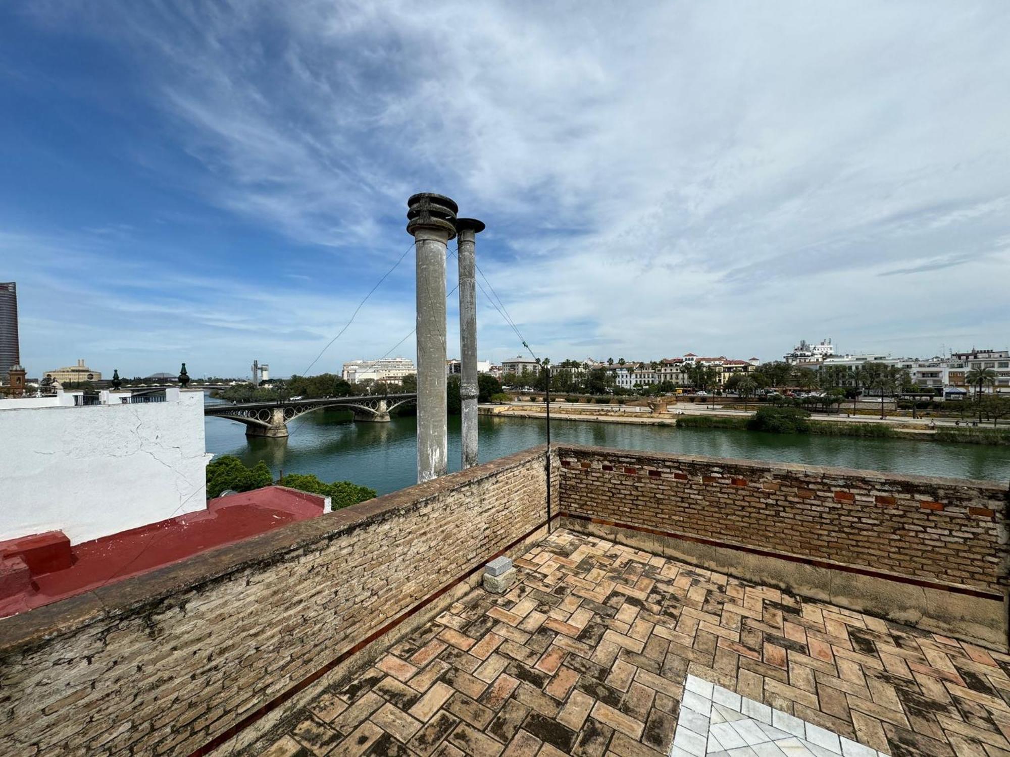 Wonderful Duplex In Calle Betis Appartement Sevilla Buitenkant foto